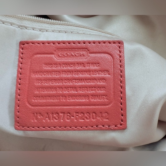 COACH Madison Crocodile Embossed
Lindsey Satchel Coral Leather - Picture 8 of 16